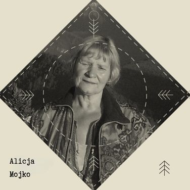 zdjęcie kobiety na tle gór Alicja Mojko