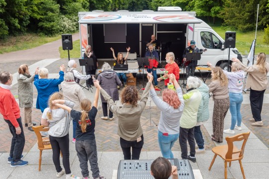 Warsztaty muzykoterapeutyczne i wspólny koncert improwizowany