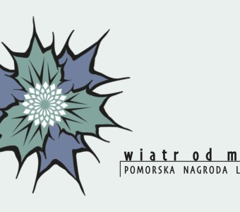 mikołajek nadmorski i napis "wiatr od morza pomorska nagroda literacka 